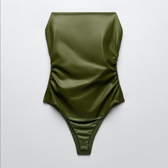 Green Faux leather pants and bodysuit - Picture 3 of 5